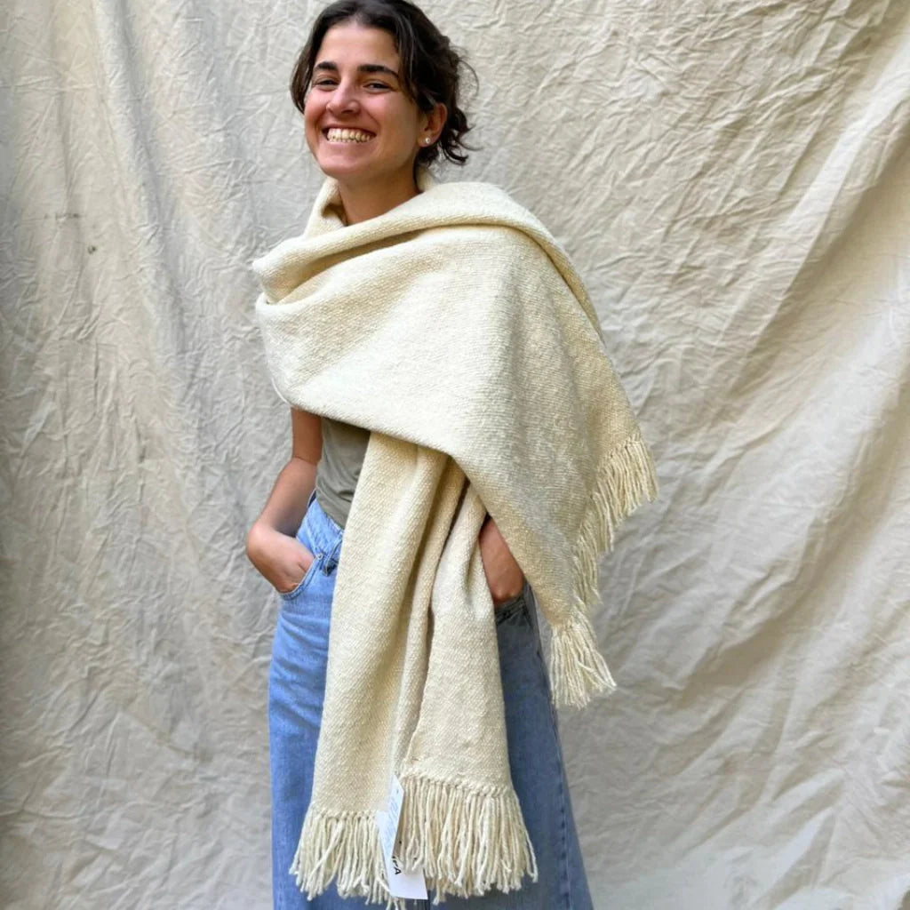 Mantón Tero — Hand-Knitted